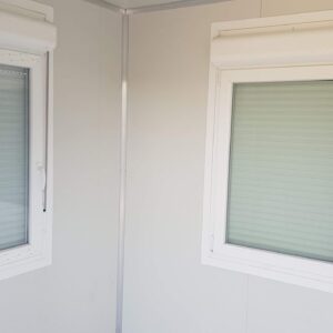 Contenedor acondicionado de 20 pies con dos ventanas y dos puertas