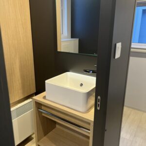 Mobil-home au design contemporain de 40 m² – 2 chambres | 2 salles de bain | Confort toute l'année